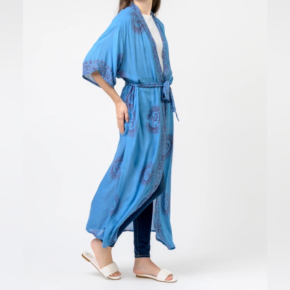 86. Boho Blue Short Sleeve Om Kimono - Picture 2 of 3